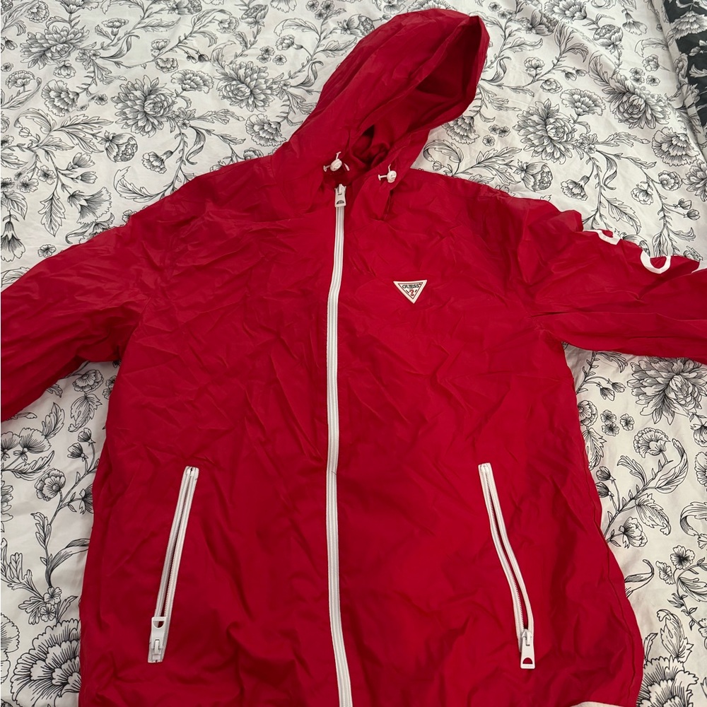 2 Guess windbreaks Red and white